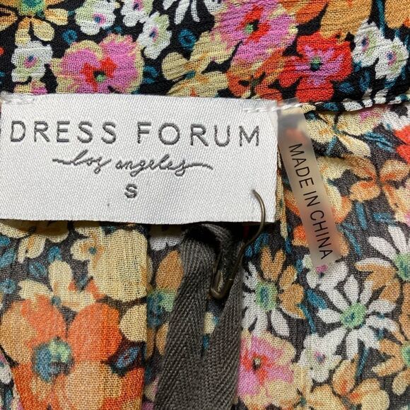 DRESS FORUM S Oversized Flower Bed Ruffled Tie-Front Blouse and Sleeve Tie - Picture 3 of 11